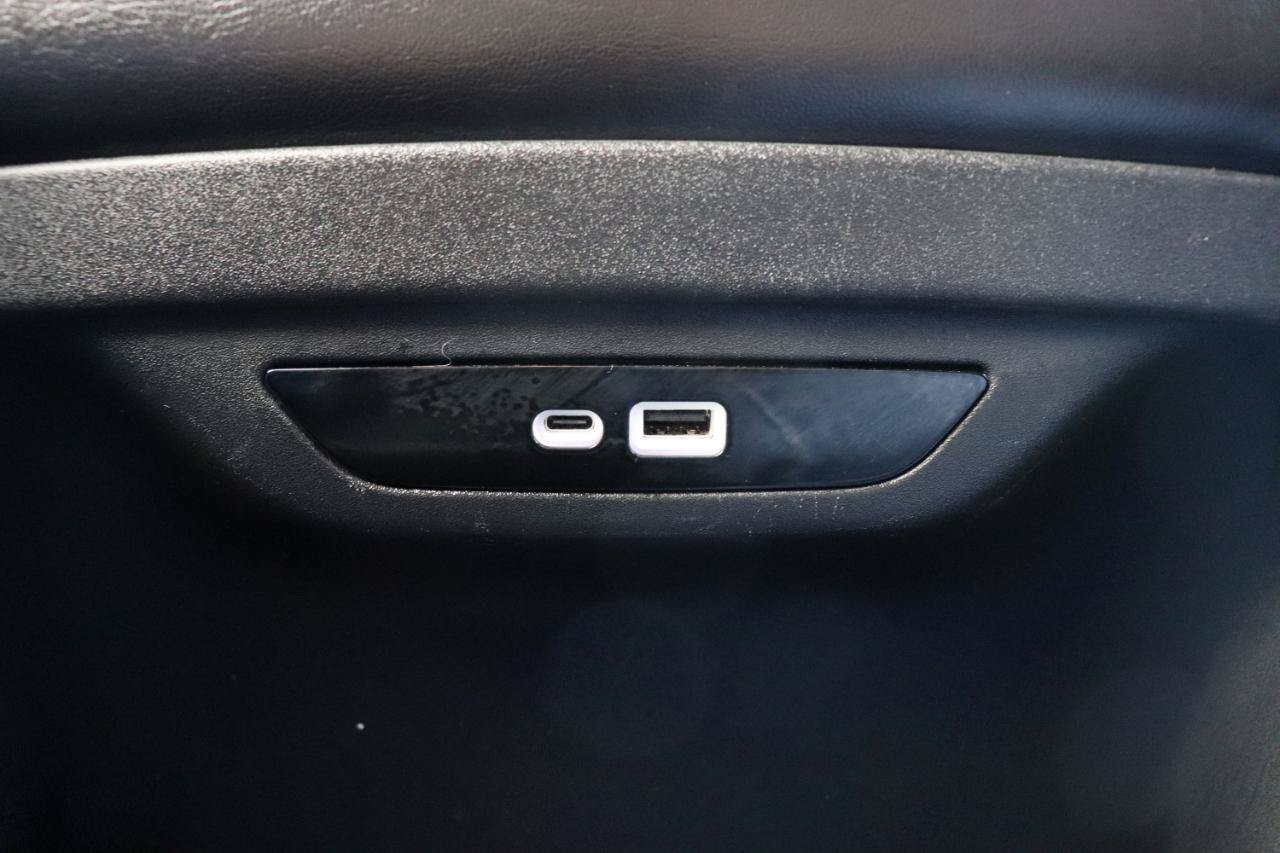 Used 2026 Chrysler Pacifica Limited FWD image 27