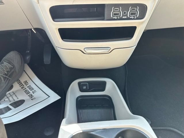 Used 2023 Chrysler Voyager LX FWD image 21