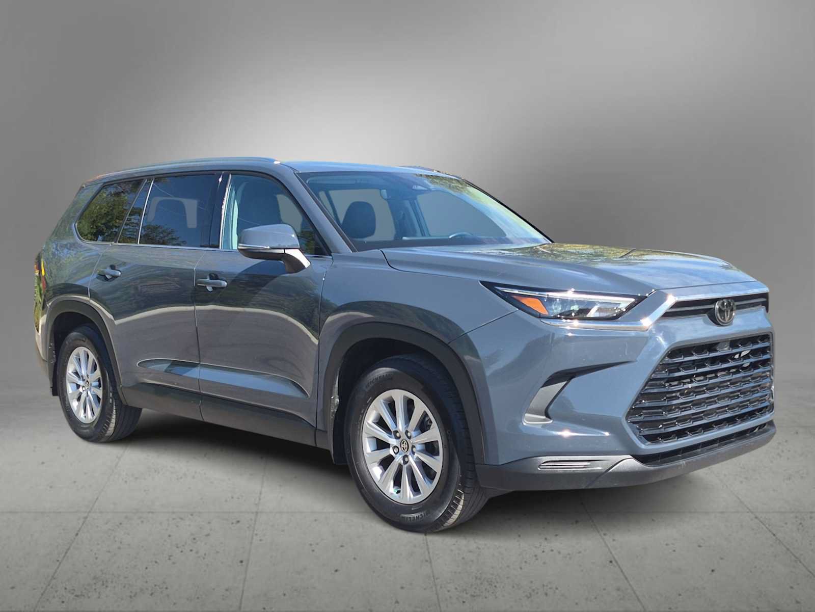 Used 2024 Toyota Grand Highlander AWD Hybrid image 2
