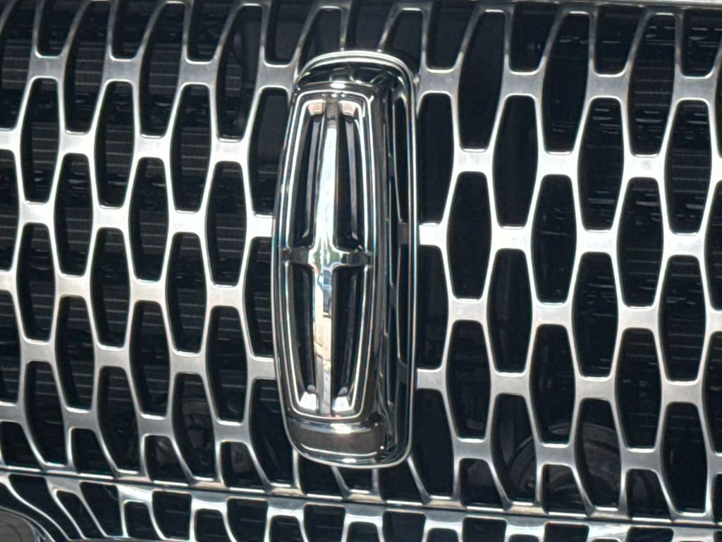 Certified 2023 Lincoln Nautilus Reserve AWD/4WD image 9