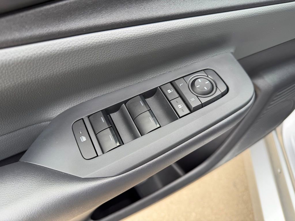 Used 2024 Toyota Prius LE image 10