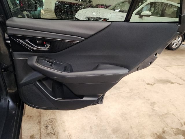 Used 2025 Subaru Outback Premium AWD/4WD image 30