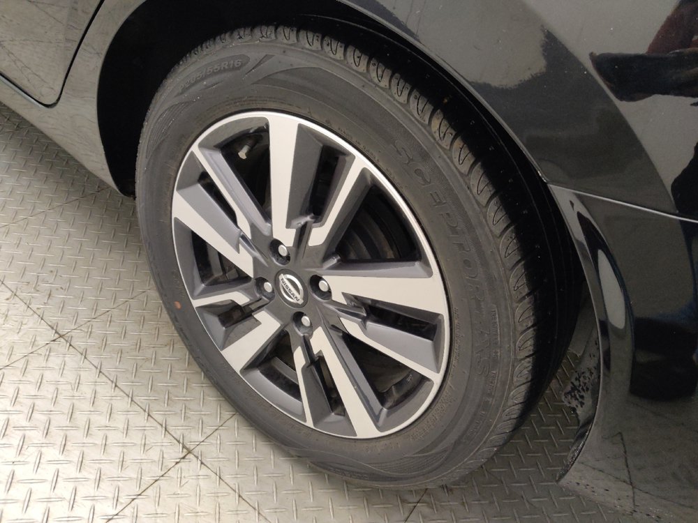 Used 2021 Nissan Versa SV FWD image 31