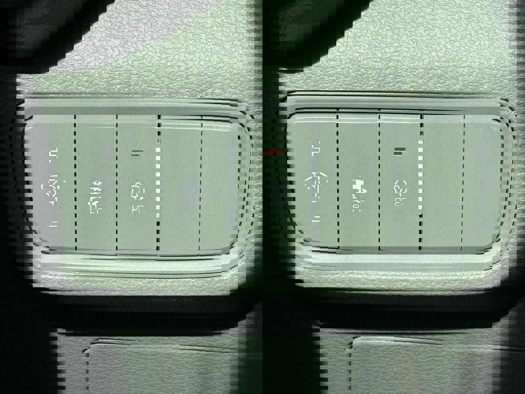 Used 2023 Kia Soul LX w/ LX Technology Package image 19