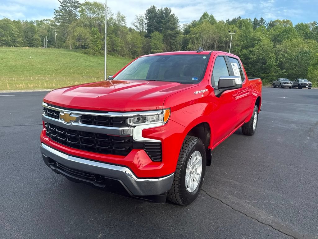 Used 2025 Chevrolet Silverado 1500 LT AWD/4WD image 4