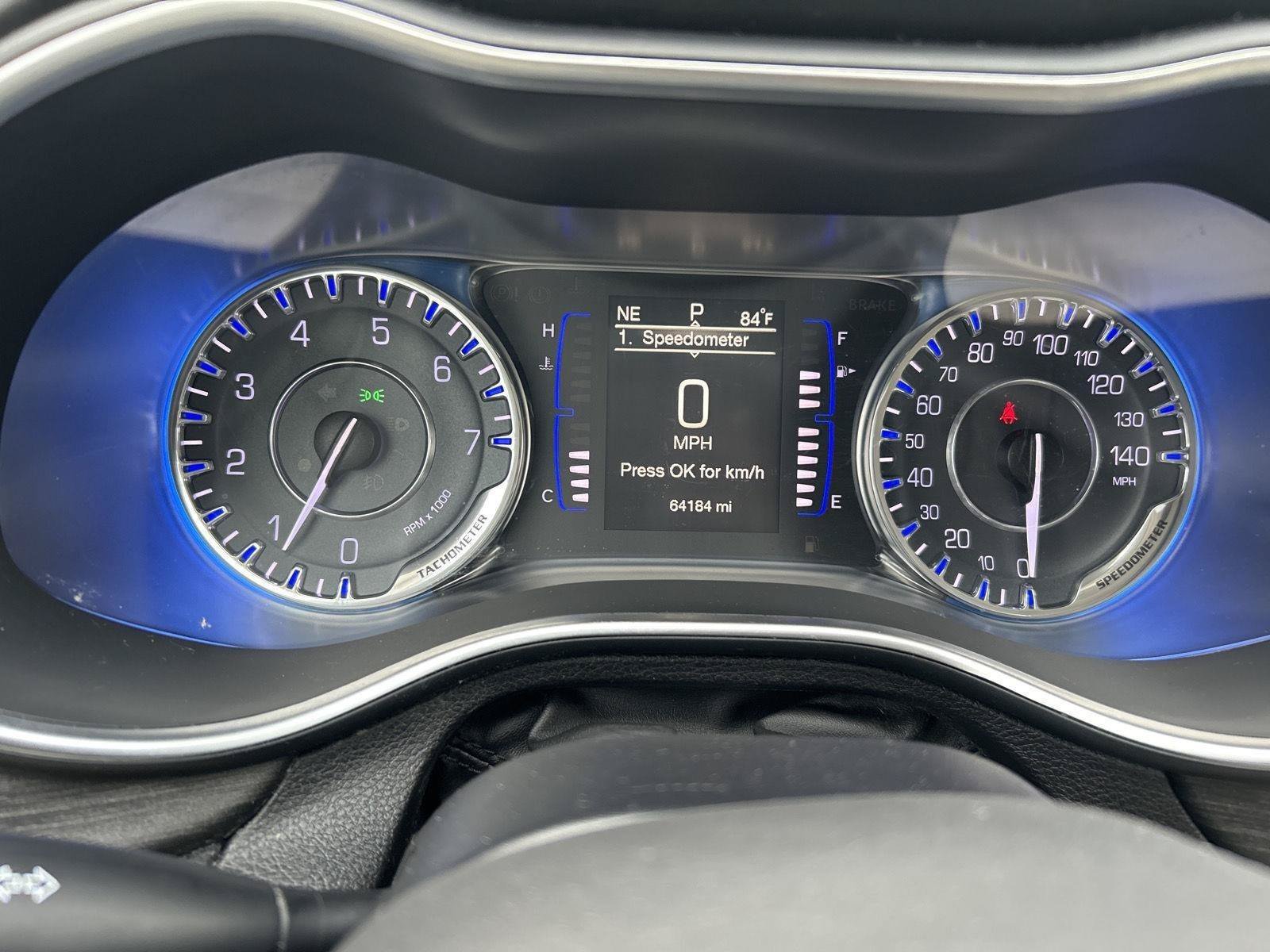 Used 2016 Chrysler 200 Limited FWD image 2