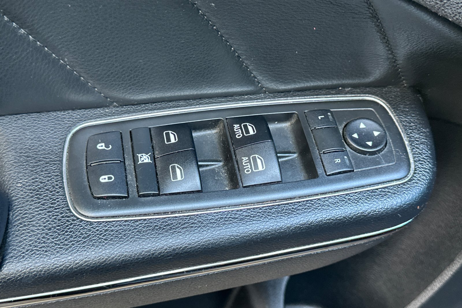 Used 2018 Dodge Charger SRT Hellcat RWD image 12
