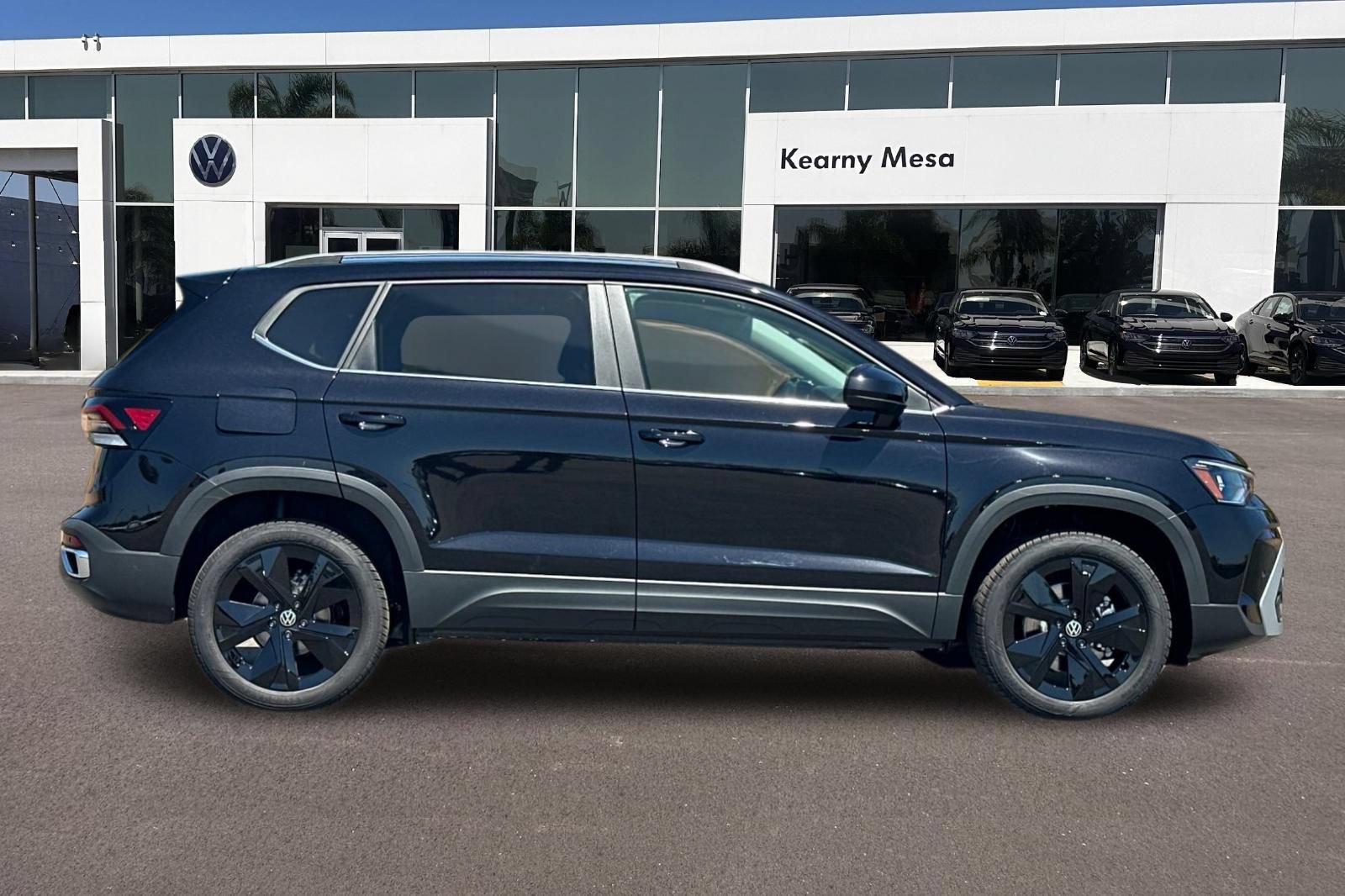 New 2026 Volkswagen Taos SE FWD image 3