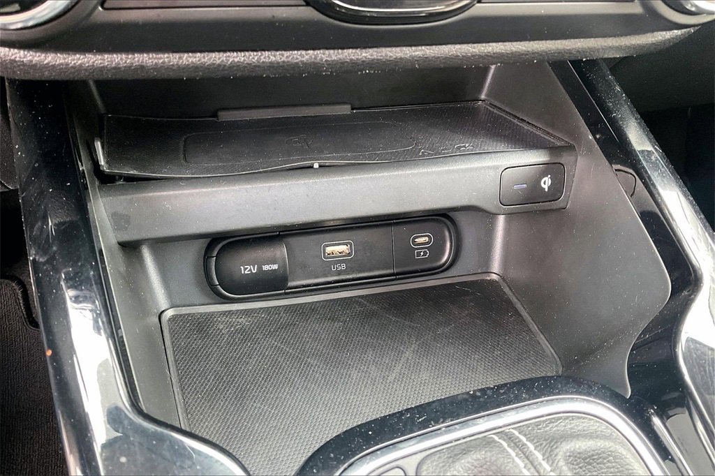 Certified 2024 Kia Soul GT-Line image 32