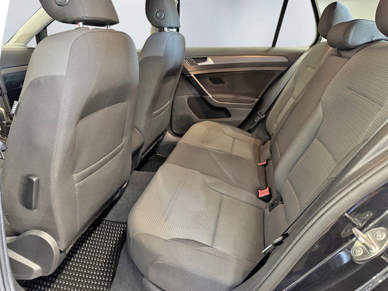 Used 2018 Volkswagen Golf S image 20