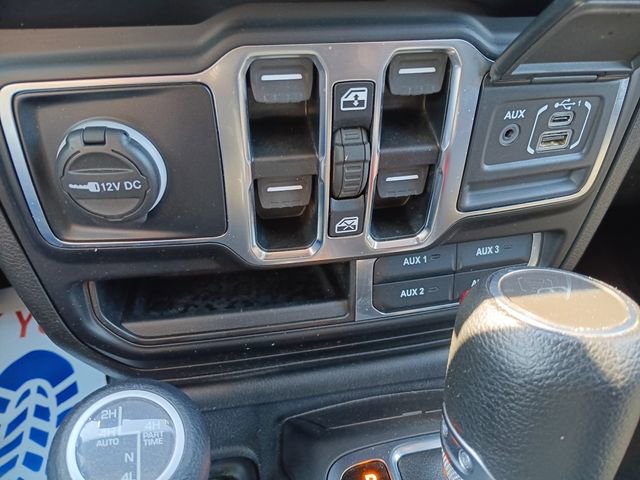 Used 2021 Jeep Gladiator Overland w/ Cold Weather Group image 8