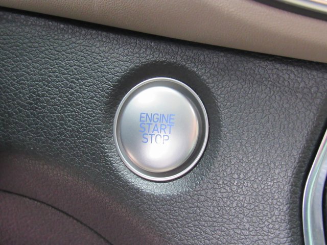 Used 2020 Hyundai Santa Fe SEL w/ Convenience + Premium Package image 22