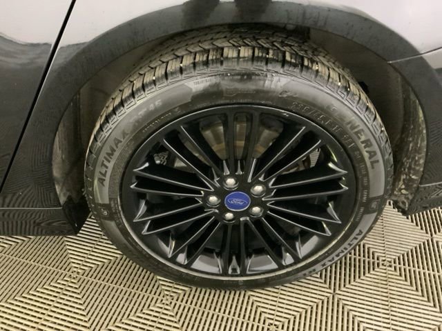 Used 2016 Ford Fusion SE w/ Equipment Group 202A FWD image 10