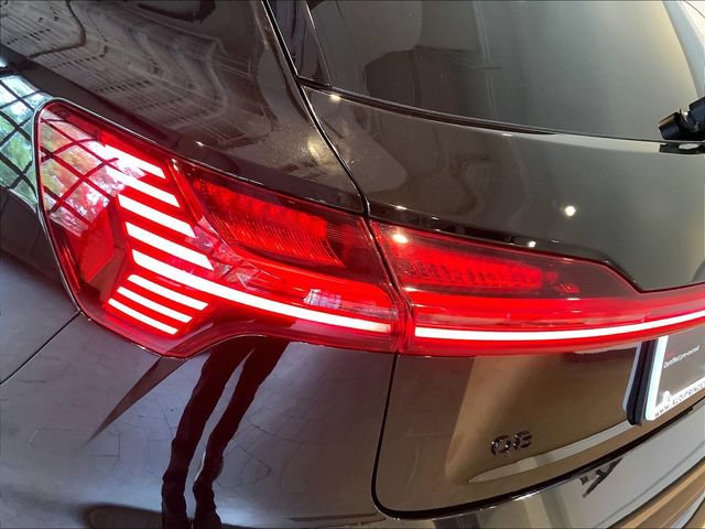 Certified 2024 Audi Q8 e-tron Prestige w/ Prestige Package AWD/4WD image 29