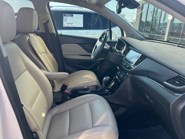 Used 2018 Buick Encore Essence w/ Experience Buick Package FWD image 10