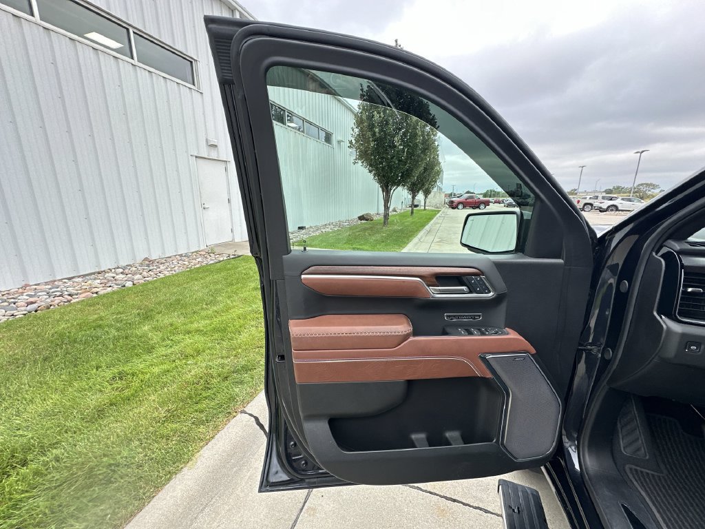 Certified 2025 GMC Sierra 1500 Denali Ultimate AWD/4WD image 23
