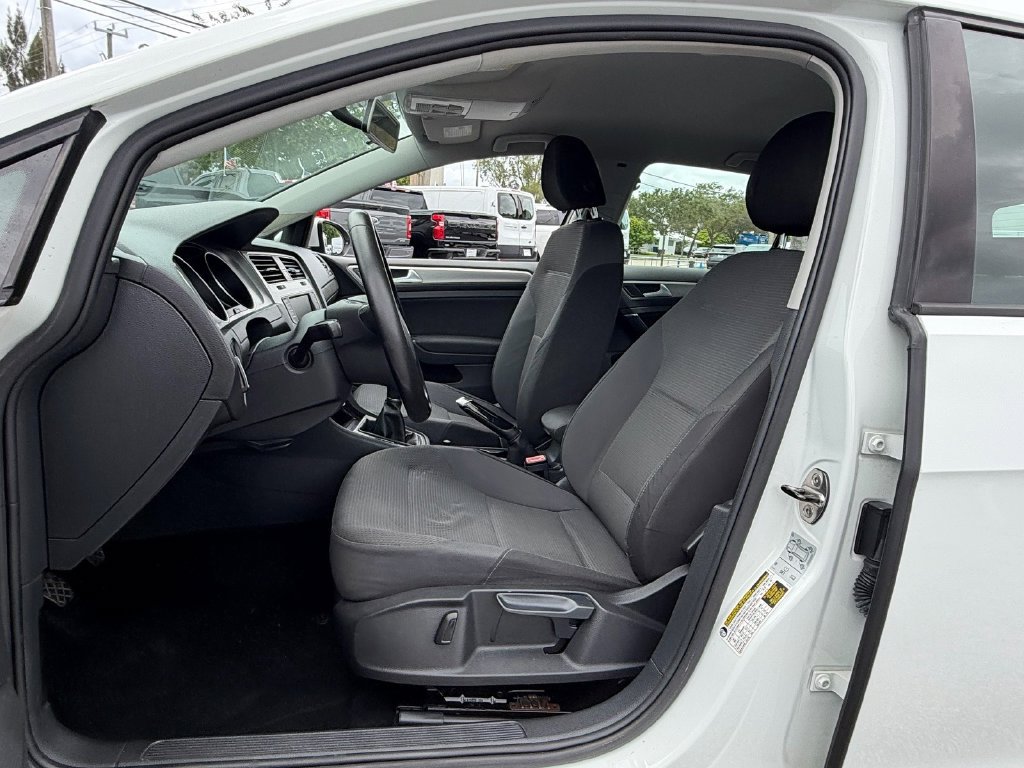 Used 2016 Volkswagen Golf S FWD image 6