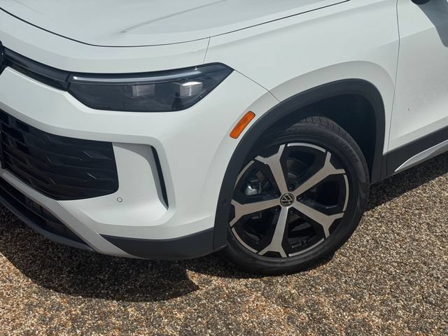 New 2026 Volkswagen Tiguan SE FWD image 3