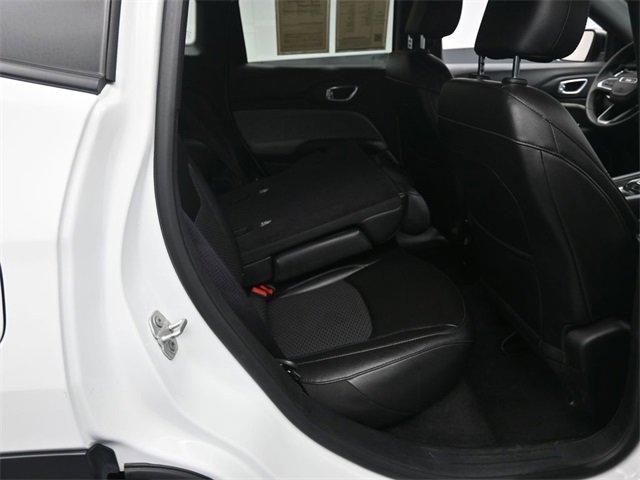 Used 2024 Jeep Compass Latitude image 24