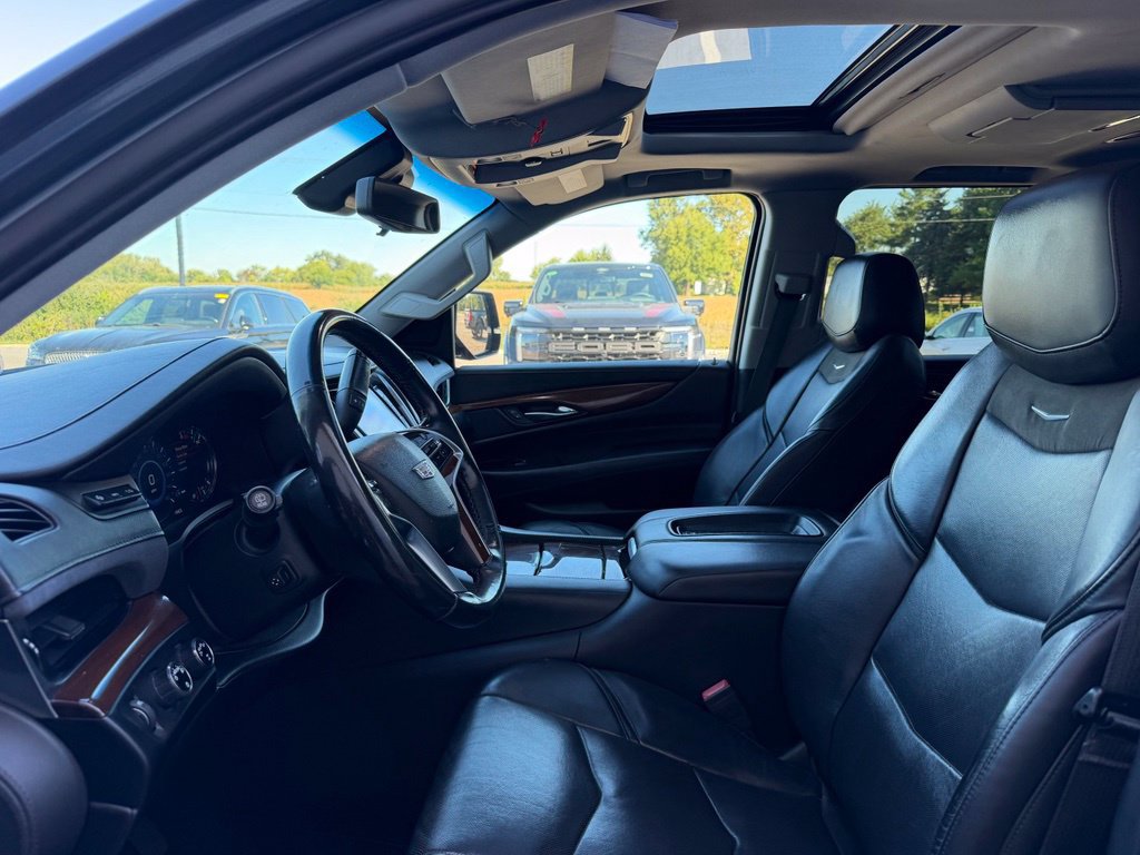 Used 2019 Cadillac Escalade ESV Luxury AWD/4WD image 10