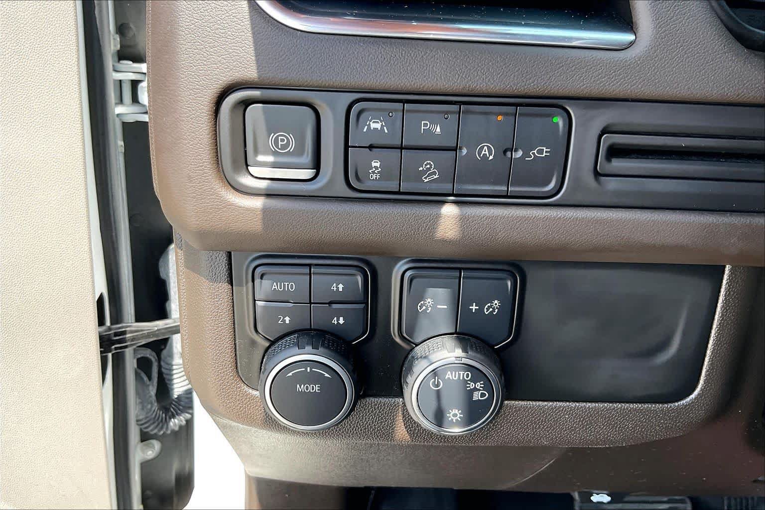 Used 2022 Chevrolet Tahoe Z71 AWD/4WD image 13