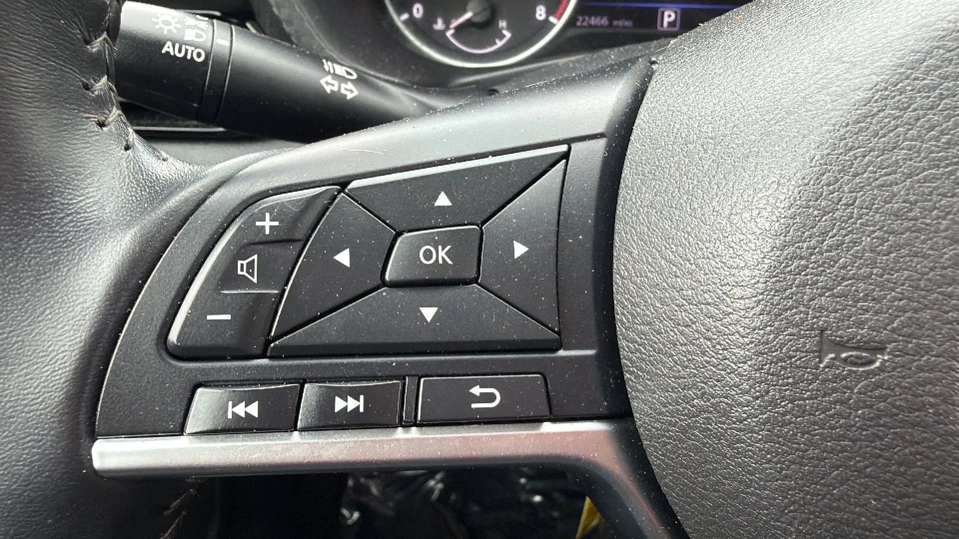 Used 2021 Nissan Sentra SV FWD image 12