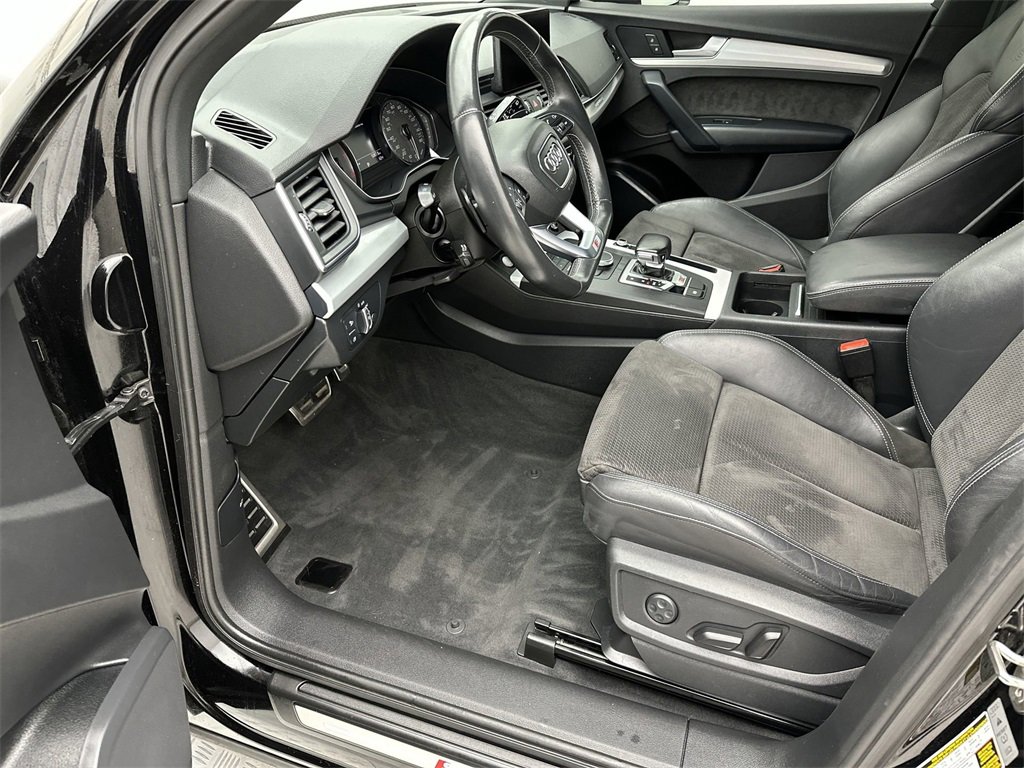 Used 2020 Audi SQ5 Premium w/ Convenience Package image 11