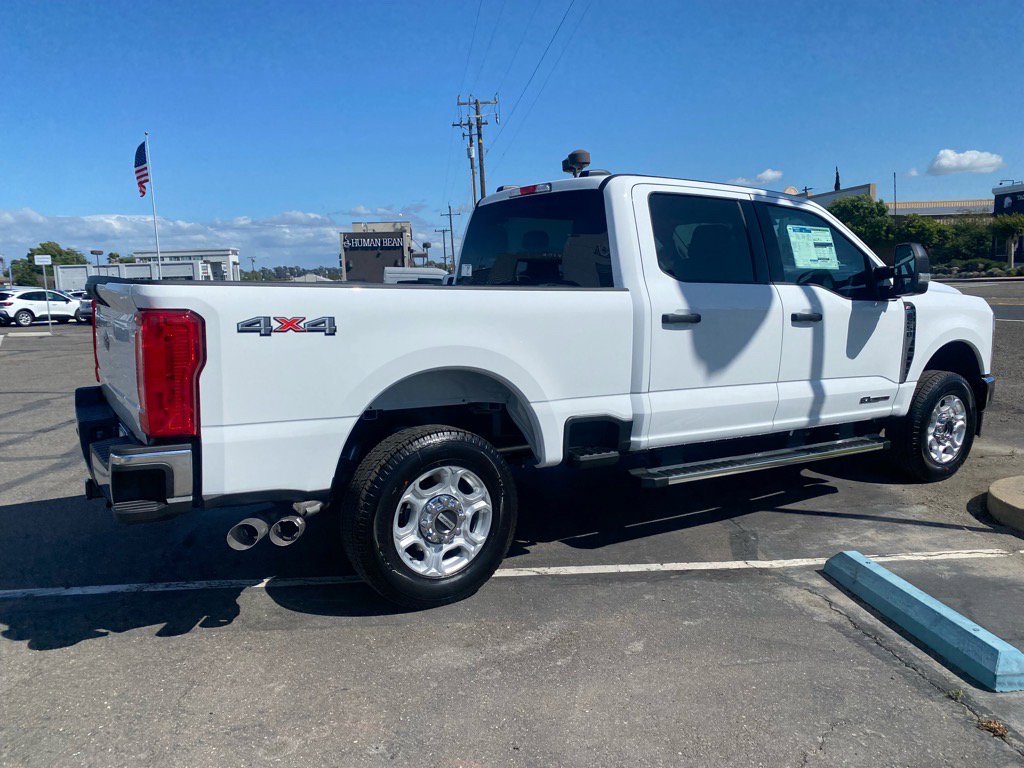 New 2025 Ford F250 XLT image 9