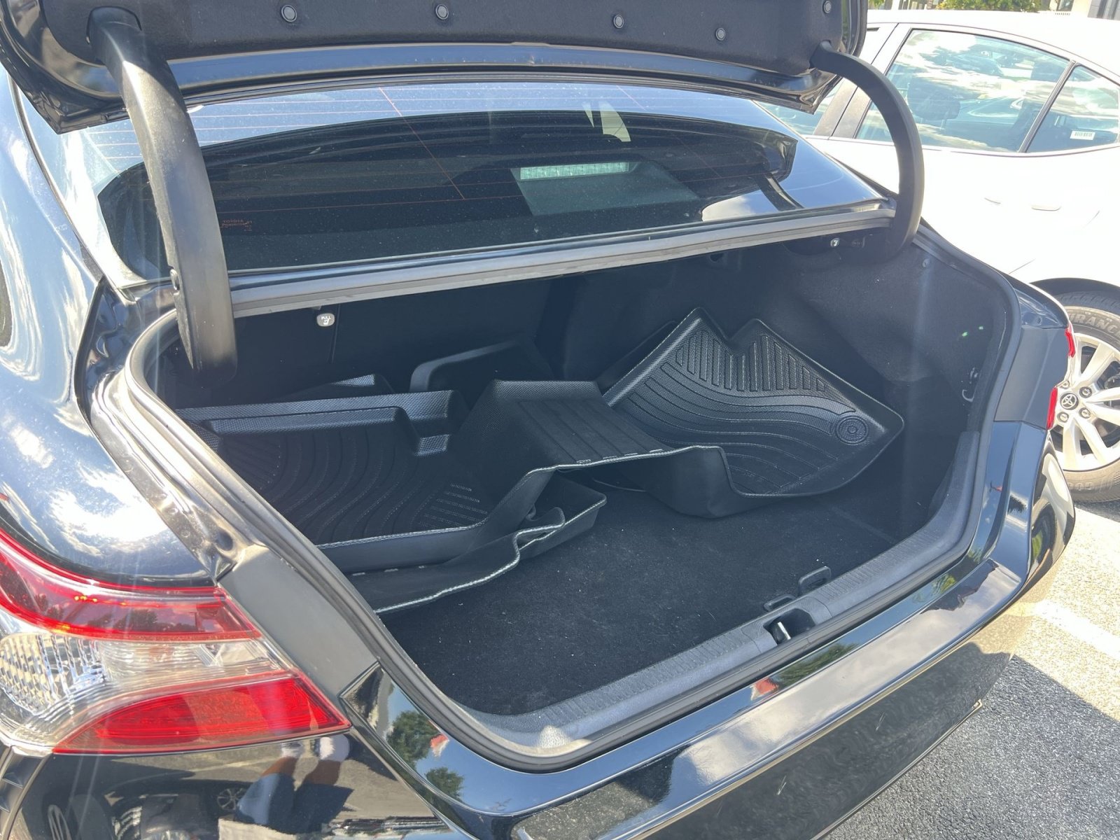 Used 2022 Toyota Camry SE FWD image 21