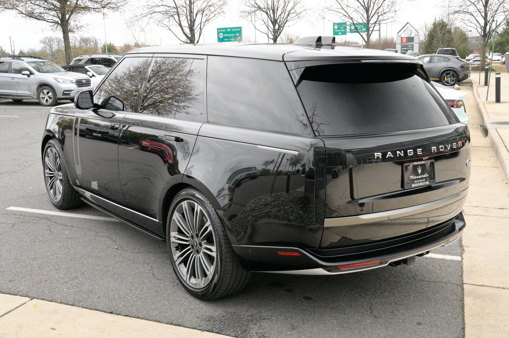 Used 2023 Land Rover Range Rover SE image 7