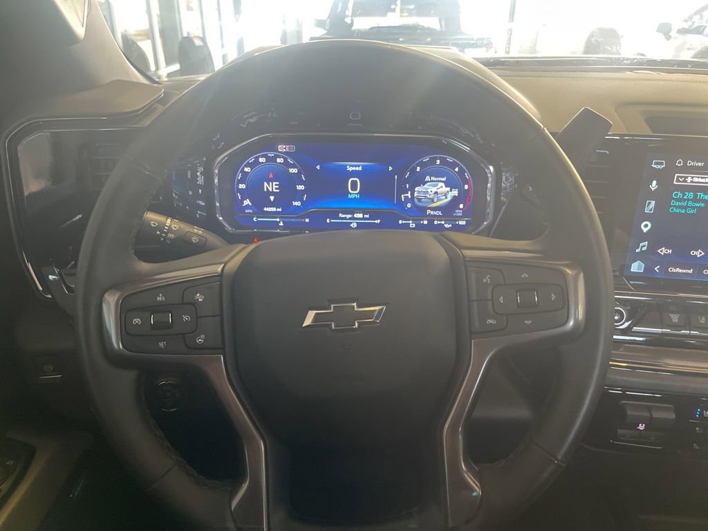 Used 2024 Chevrolet Silverado 2500 ZR2 w/ Technology Package image 18