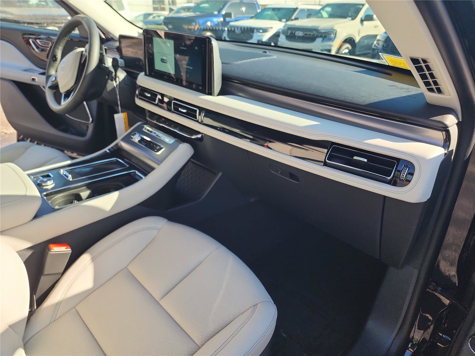 New 2026 Lincoln Aviator 2WD image 31