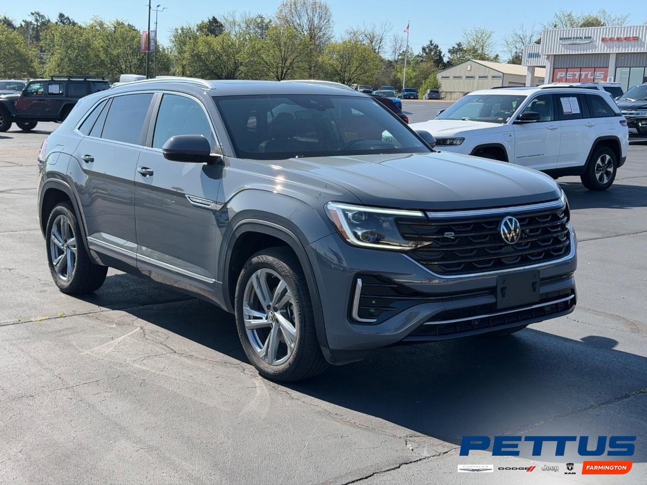 Used 2024 Volkswagen Atlas Cross Sport SEL R-Line image 1