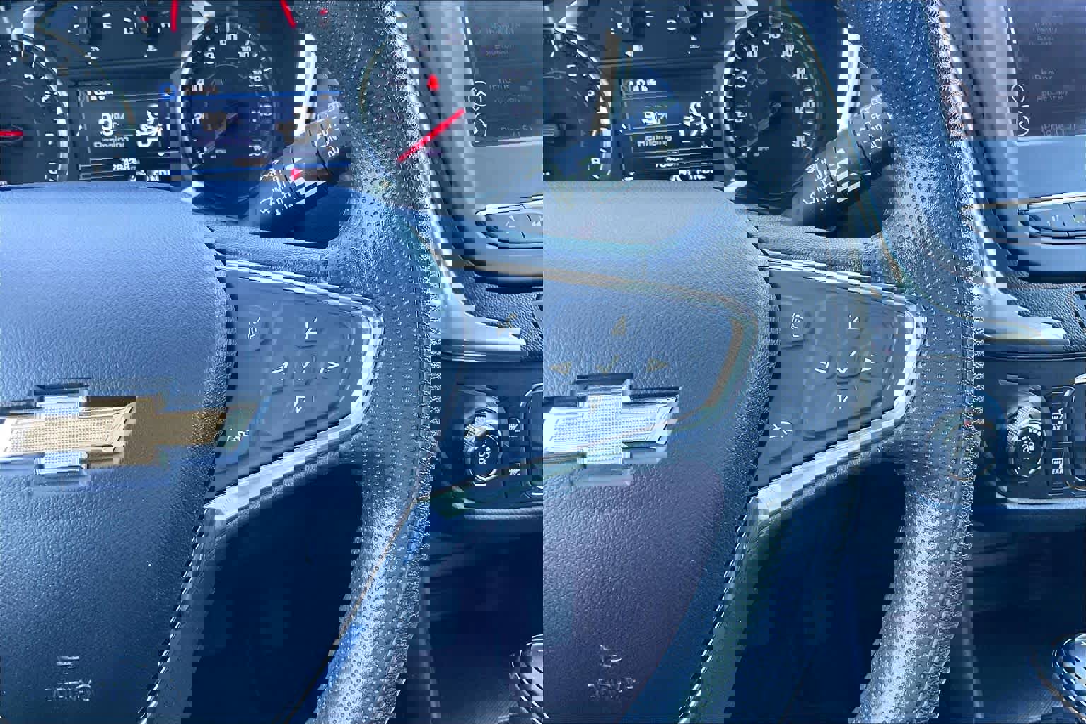 Used 2021 Chevrolet Equinox LT w/ LPO, Cargo Package image 24