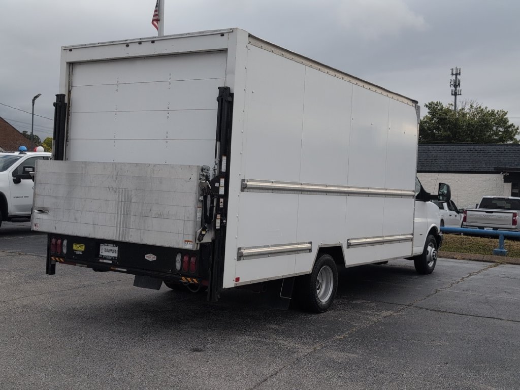 Used 2018 GMC Savana 3500 Extended w/ Driver Convenience Package RWD image 6