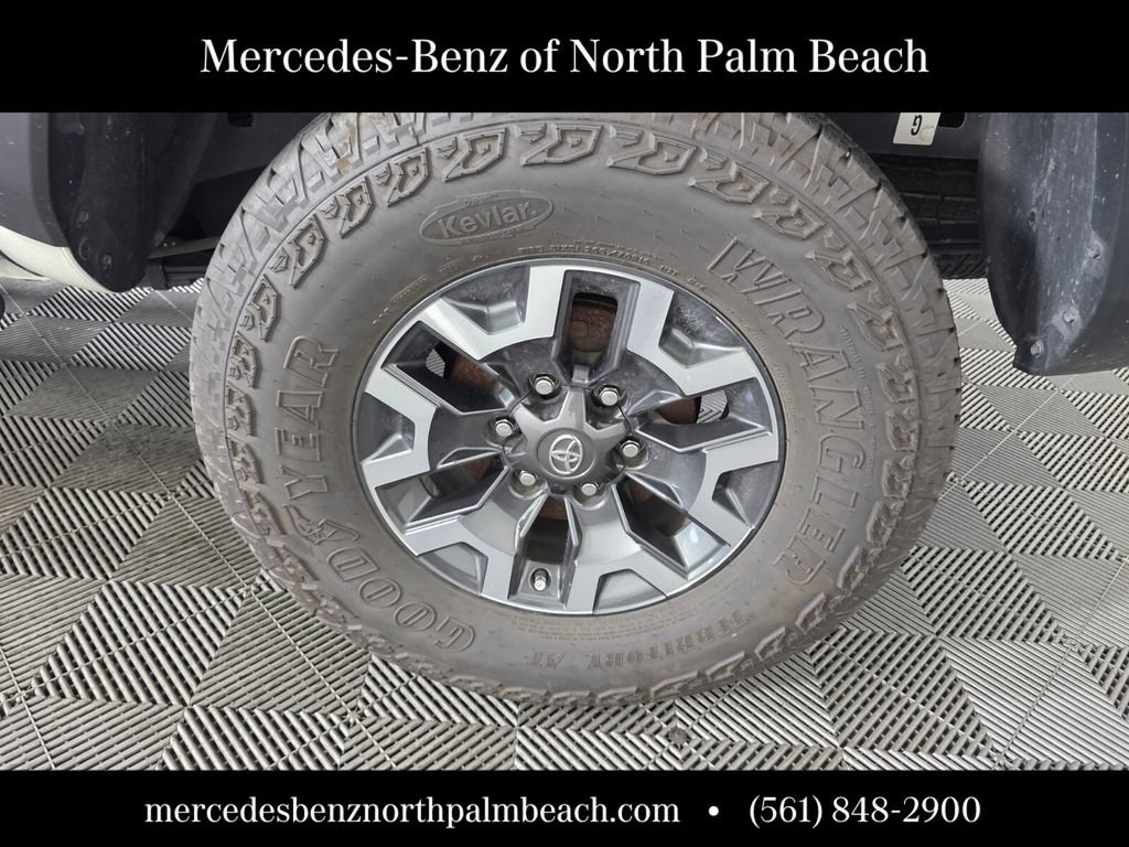 Used 2019 Toyota Tacoma TRD Off-Road AWD/4WD image 16