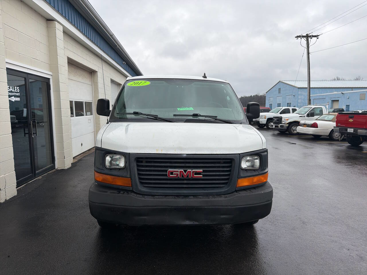 Used 2017 GMC Savana 2500 image 2