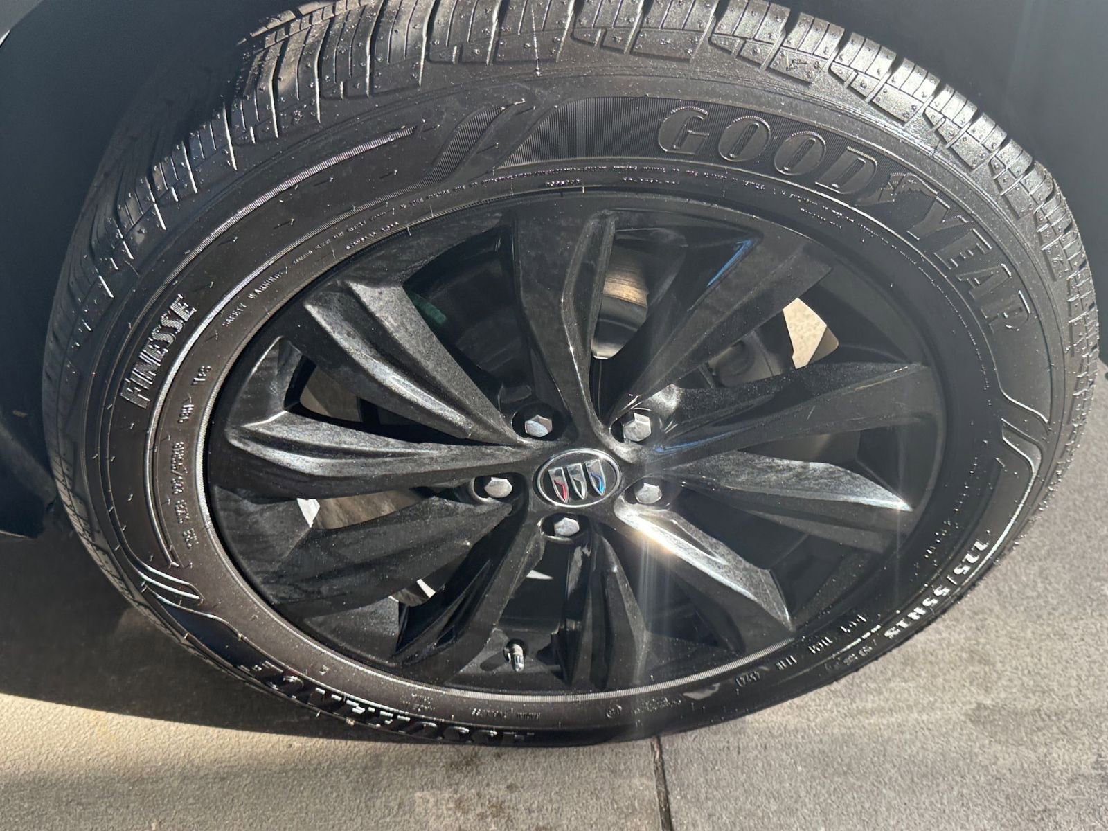 Used 2025 Buick Envista Sport Touring image 30