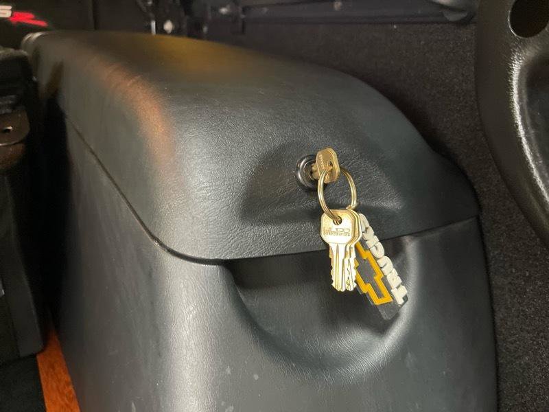 Used 2006 Chevrolet SSR w/ Preferred Equipment Group RWD image 48