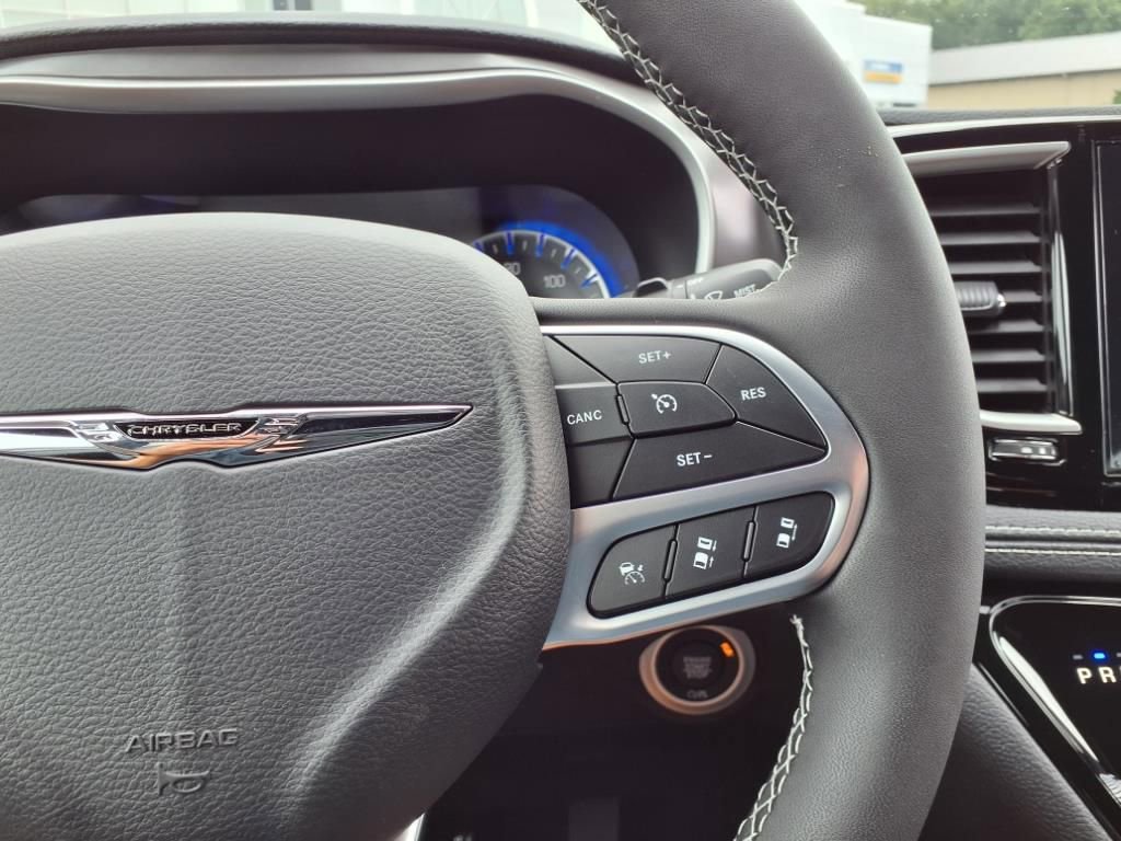 New 2026 Chrysler Pacifica Select image 25