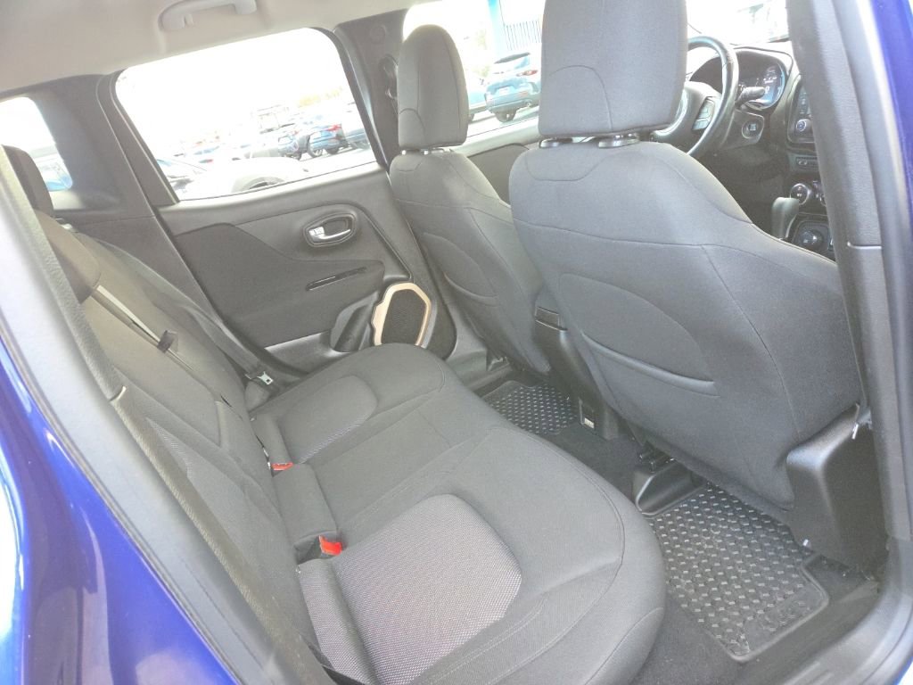 Used 2017 Jeep Renegade Latitude w/ Popular Equipment Group image 22