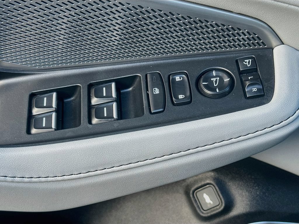 Used 2023 Acura MDX w/ Technology Package FWD image 18