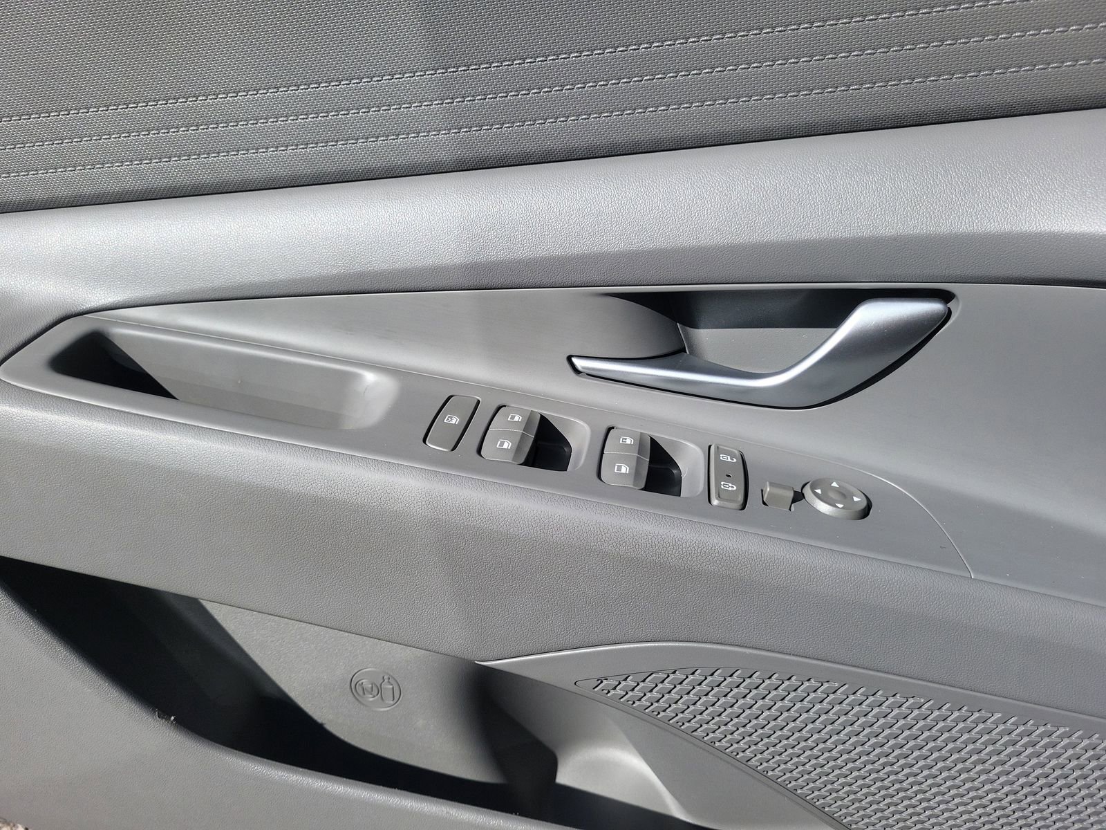 Used 2023 Hyundai Elantra SE image 16