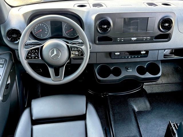 Used 2024 Mercedes-Benz Sprinter 3500 image 26