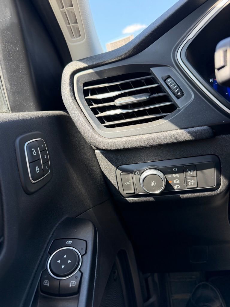 Used 2022 Ford Escape SEL w/ SEL Stealth AWD Package image 21