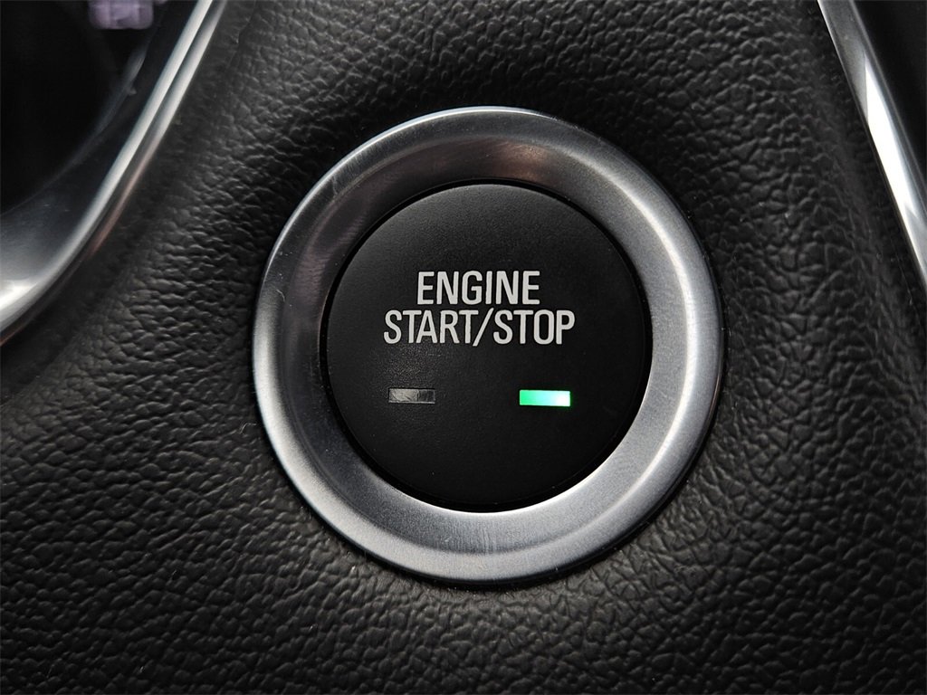 Used 2023 Chevrolet Traverse LT image 25