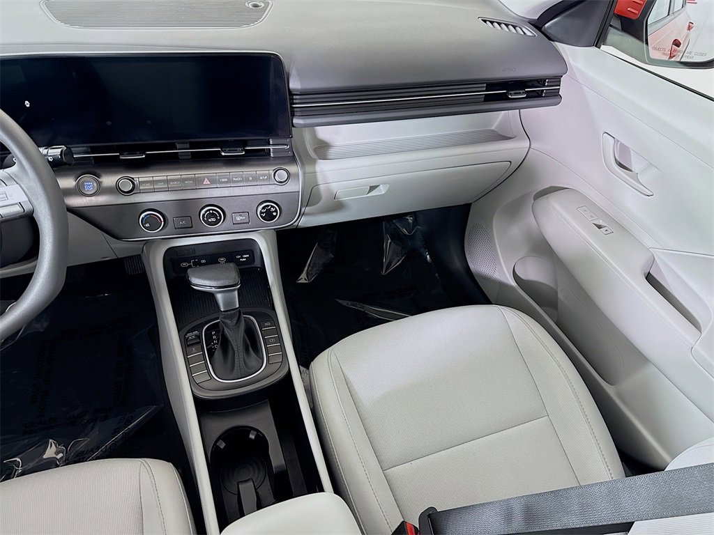 Certified 2025 Hyundai Kona SE image 26