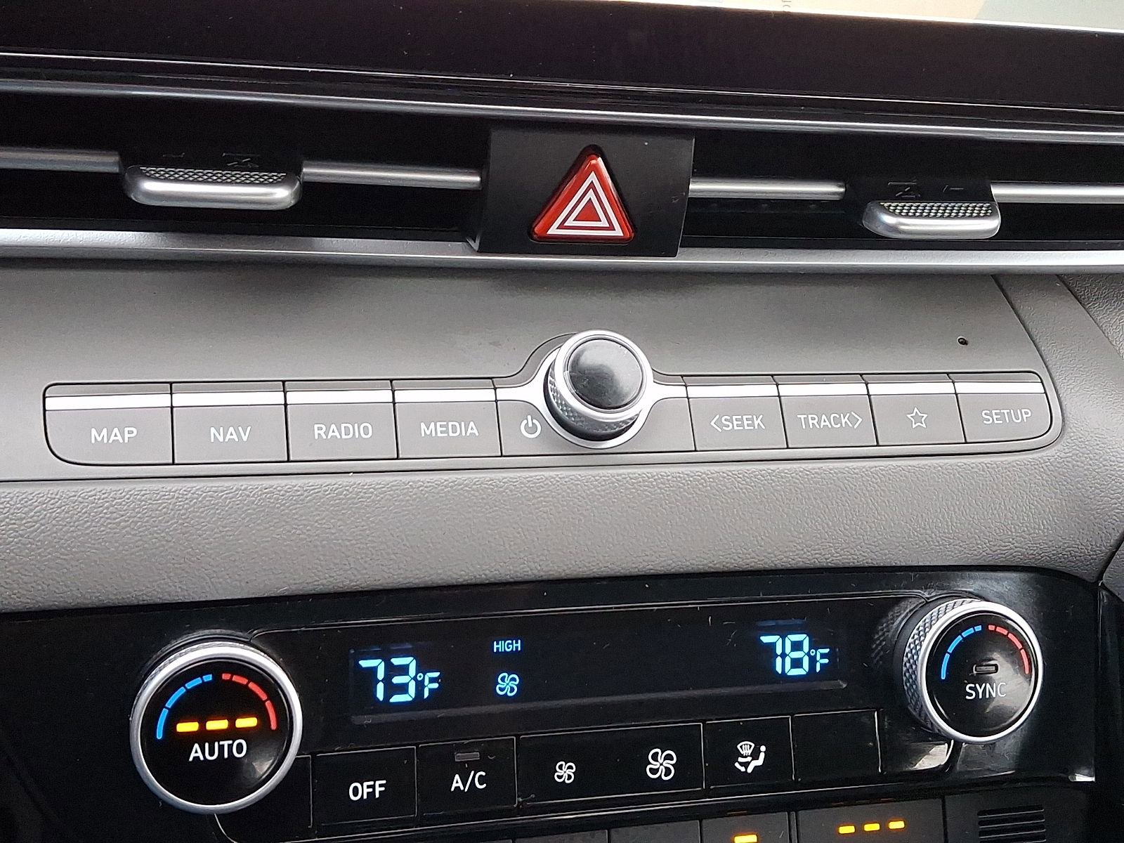 Used 2023 Hyundai Elantra SEL w/ Convenience Package image 17