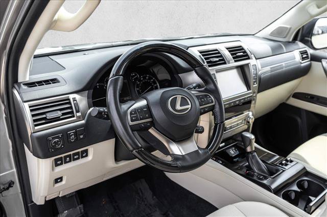Used 2021 Lexus GX 460 Premium w/ Accessory Package AWD/4WD image 10
