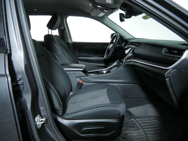 Used 2023 Jeep Grand Cherokee L Laredo w/ Luxury Tech Group I AWD/4WD image 11